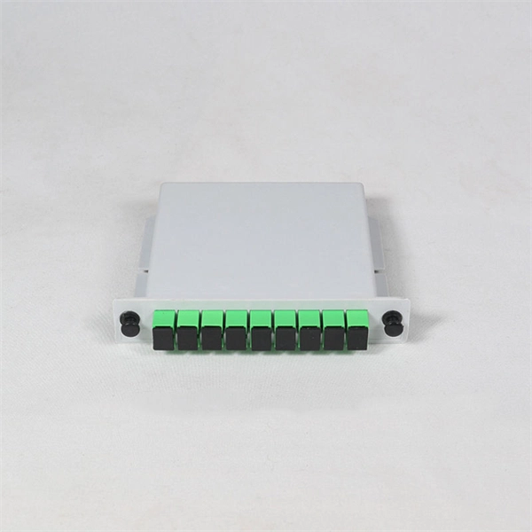Pole-mounted fiber optic cable splicing