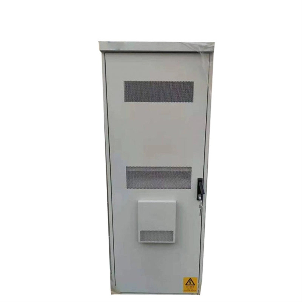 Electrical distribution box for installing exhaust ducts