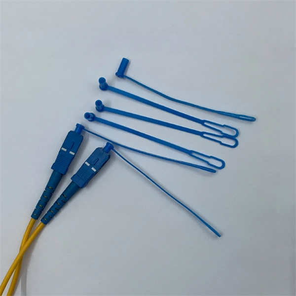Tray for fiber optic cables