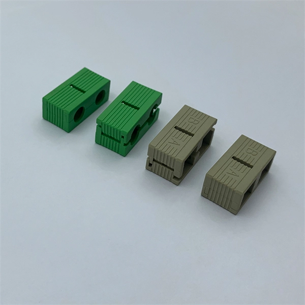 Model of fiber optic patch cord for communication