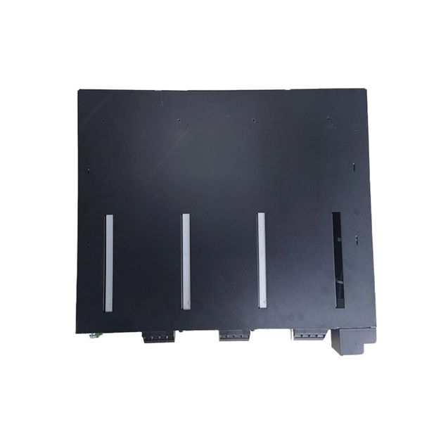 Gap in the cover of the wall-mounted electrical distribution box